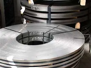 Spaltband Stahlcoils, liegend